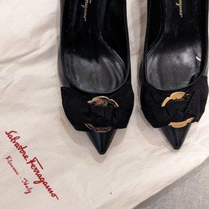 Salvatore Ferragamo Pointed Toe Pump Black Size 7C Bow Embellished Made In Italy